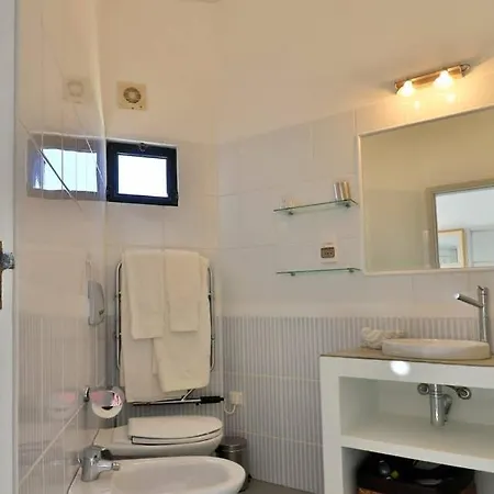 2 Townhouse 3 Bedroom Close To Amenities And Villa *