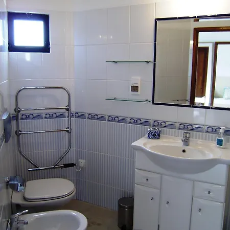 2 Townhouse 3 Bedroom Close To Amenities And *