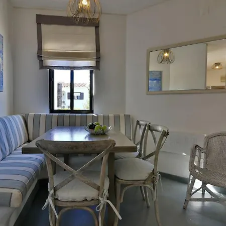 2 Townhouse 3 Bedroom Close To Amenities And Villa *