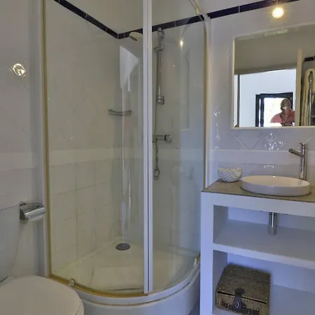 2 Townhouse 3 Bedroom Close To Amenities And Villa *