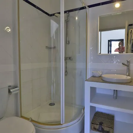 2 Townhouse 3 Bedroom Close To Amenities And *